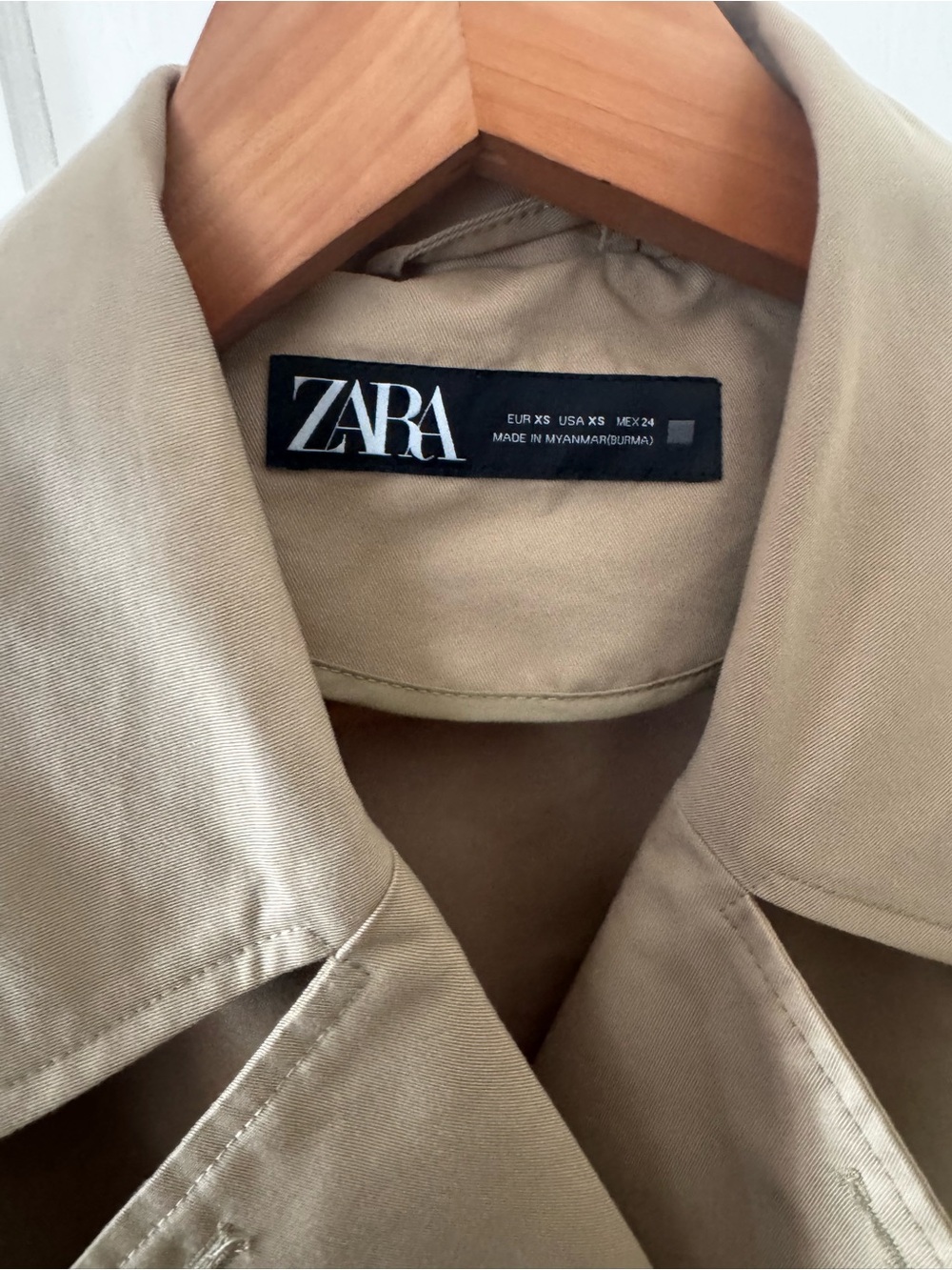 NWOT Zara Cropped Double-Breasted Trench Coat in Beige - Picture 5 of 5